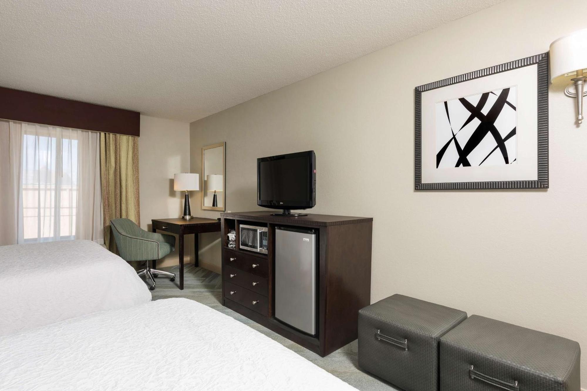 Hampton Inn Detroit Roseville Clinton Township Экстерьер фото