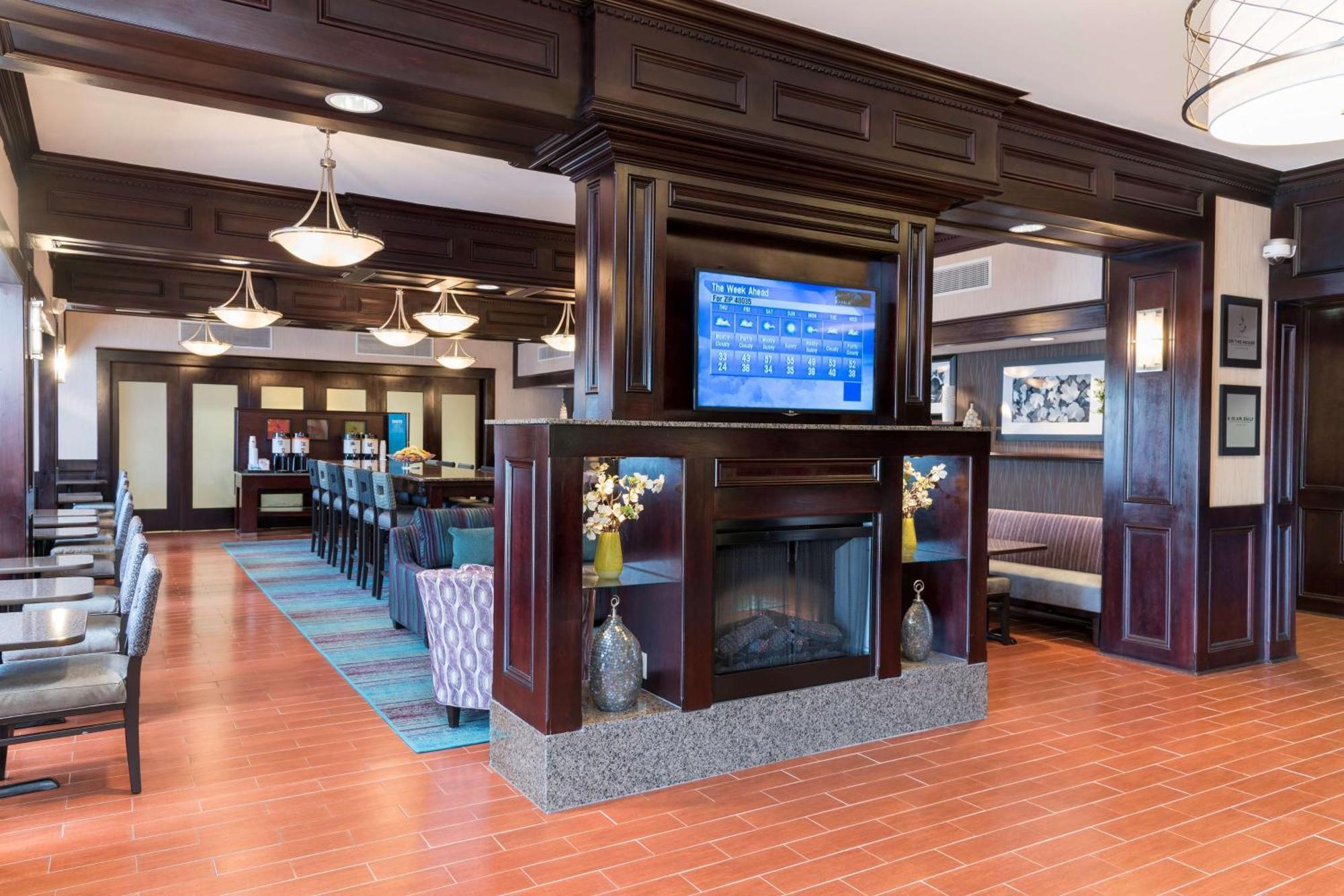 Hampton Inn Detroit Roseville Clinton Township Экстерьер фото