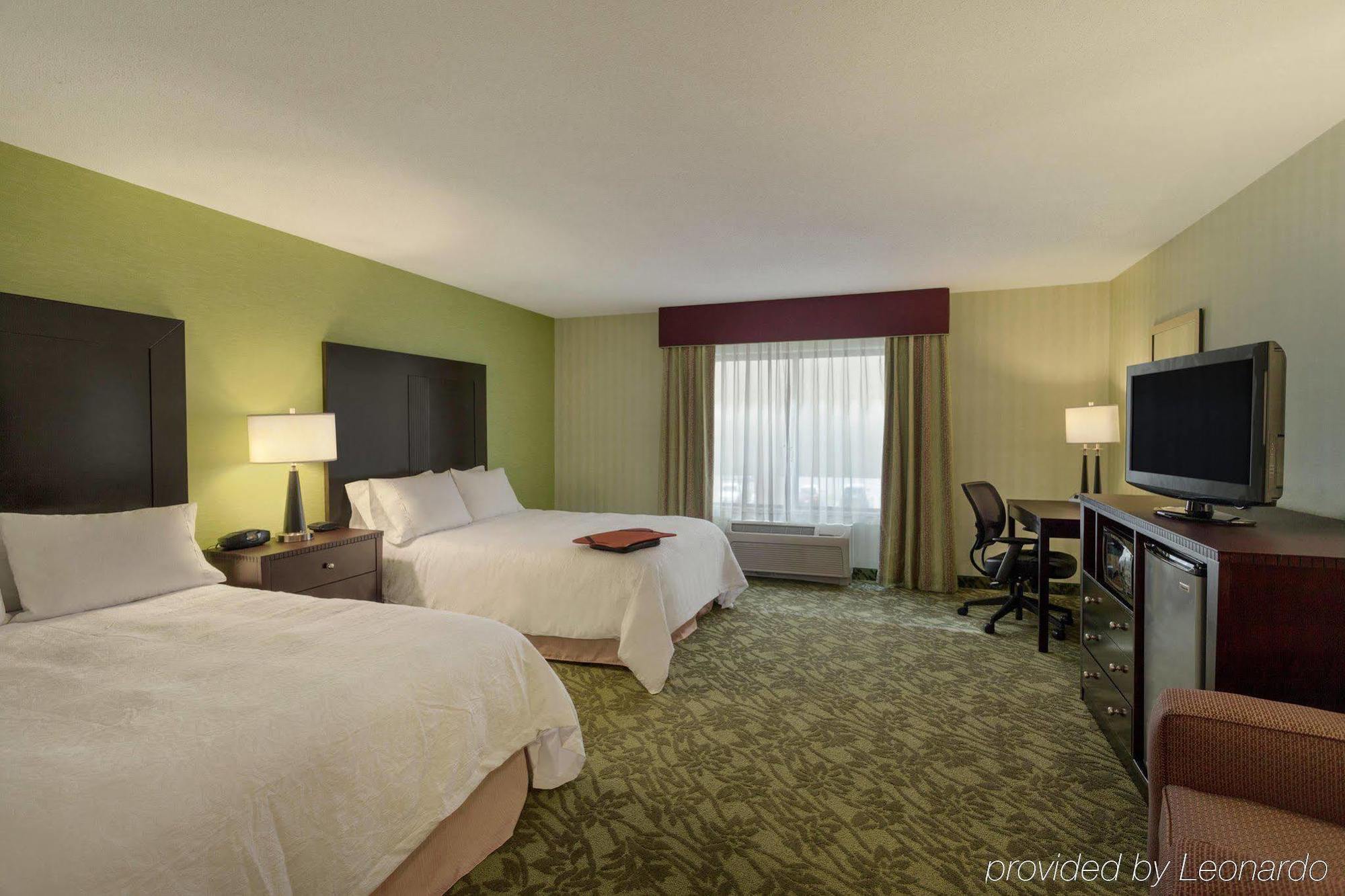 Hampton Inn Detroit Roseville Clinton Township Экстерьер фото